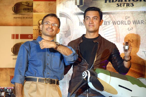 Aamir Khan launches Titan Aviator - 3