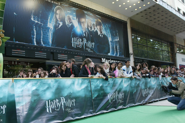 General view of the Gaumont cinema during the Premiere for the David Yates's film Harry Potter and the order of the phoenix on July 4, 2007 in Paris, France - 1