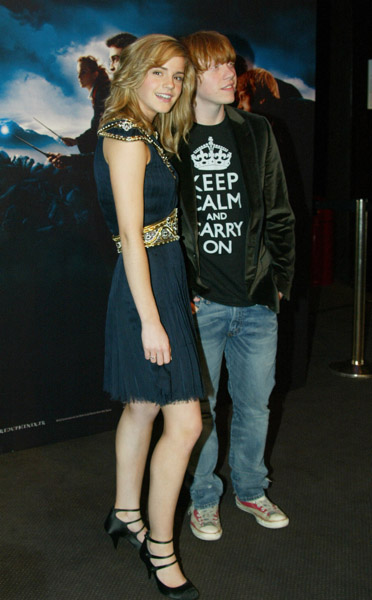 Actress Emma Watson (L) and Actor Rupert Grint (R) attend the Premiere for the David Yates's film Harry Potter and the order of the phoenix on July 4, 2007 in Paris, France - 1