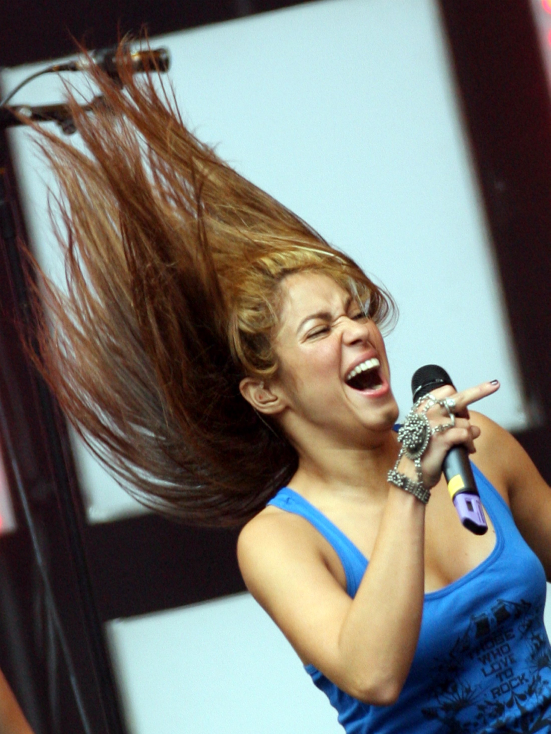 Shakira  Live Earth Concert  Hamburg-8