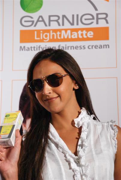 Esha Deol - Brand ambassador for Garnier Light Matte - 4