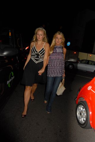 Tara Reid looking sober leaving Nobu Berkeley after partying with friends -9