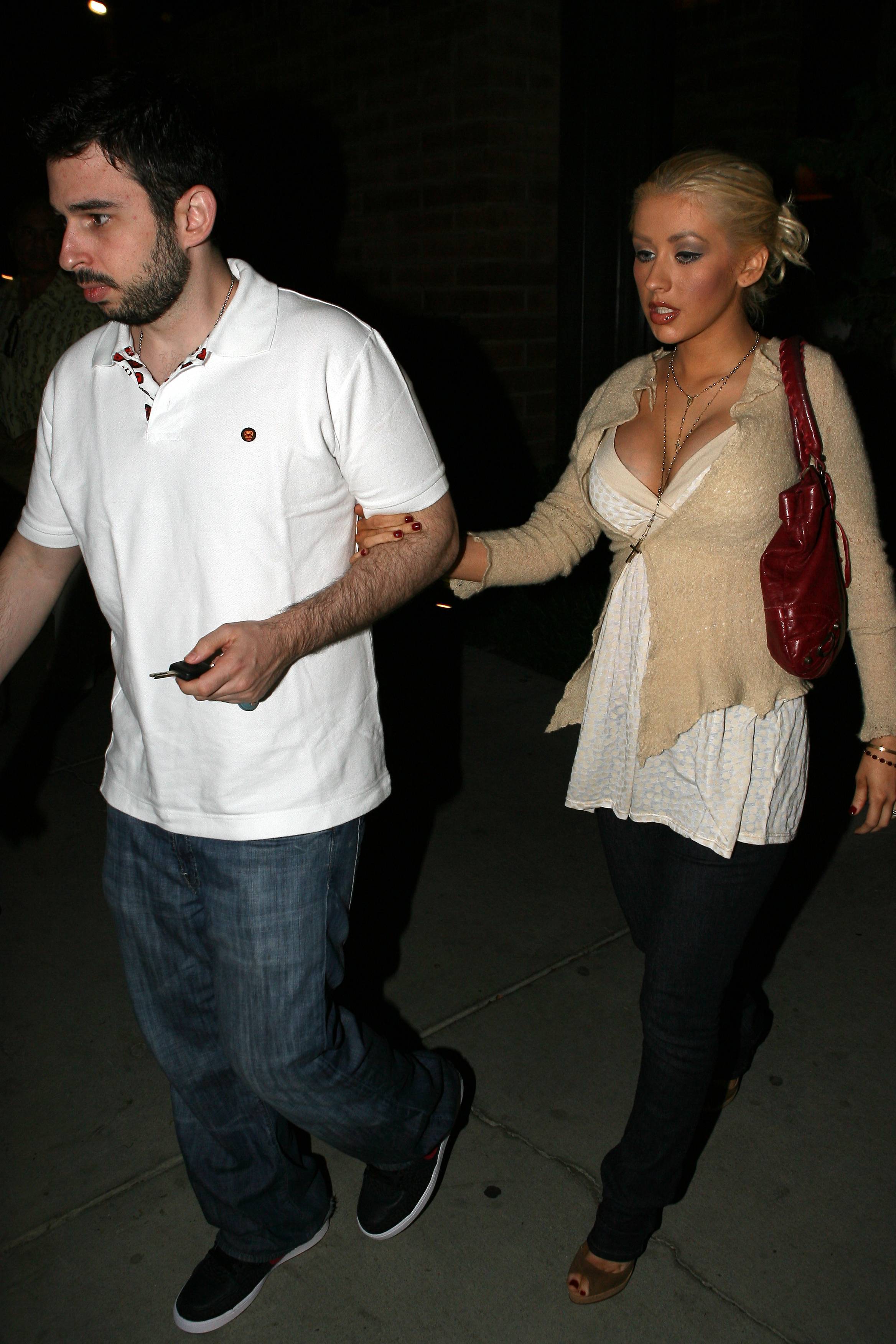 Christina Aguilera shows her cleavage-6