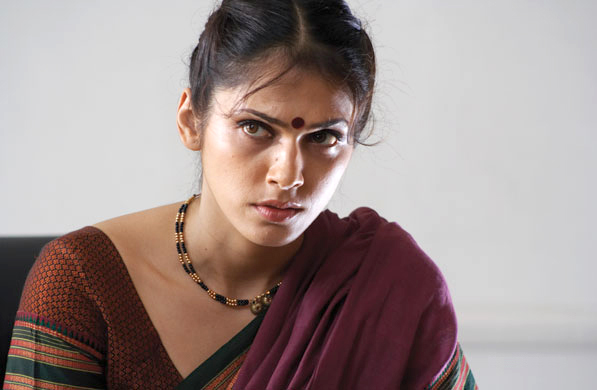 Darling - Isha Koppikar - 7