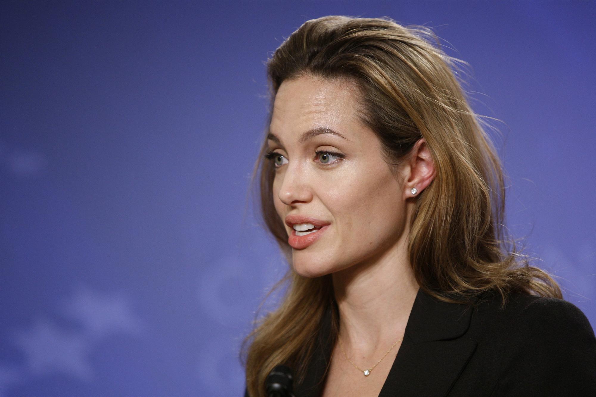Angelina Jolie - Clinton Global Initiative event-23