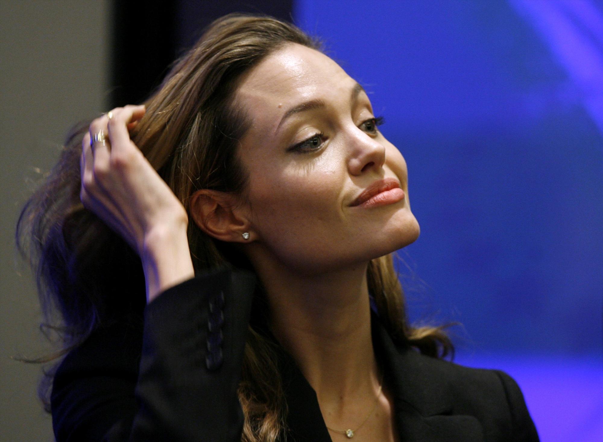 Angelina Jolie - Clinton Global Initiative event-19
