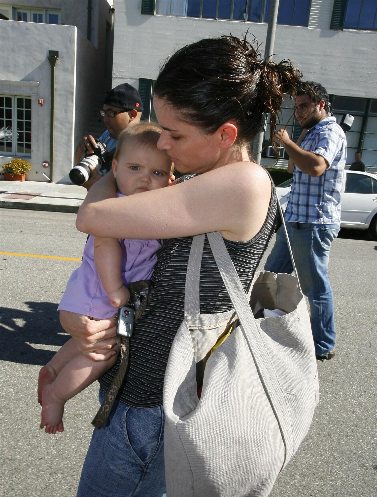 Amanda Peet and daughter - Candids in Beverly Hills -3