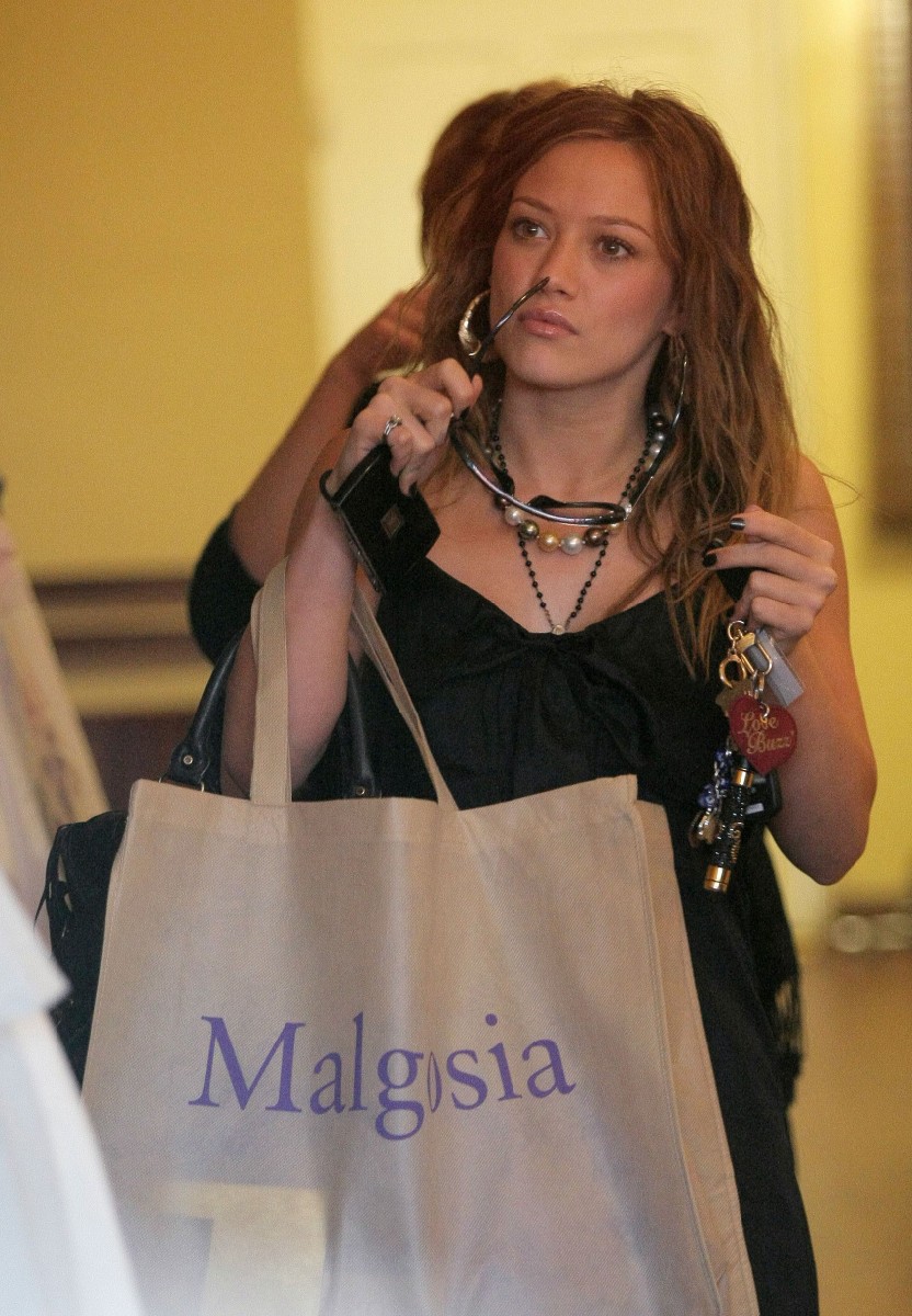 Hilary Duff shopping on 3rd street in West Hollywood-5