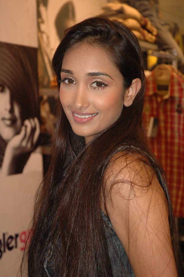 Jiah Khan is the new face of Wrangler Jeans - 5