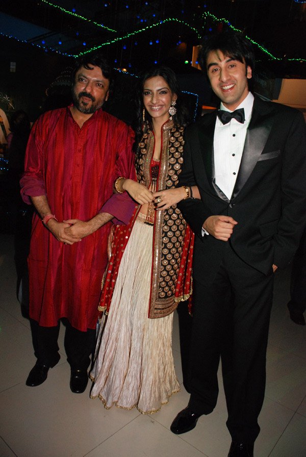 Sanjay Leela Bhansali, Sonam Kapoor, Ranbir Kapoor at the premiere of Saawariya