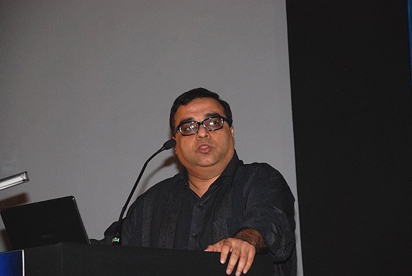 Rajkumar Santoshi at the Press conference of Halla Bol 