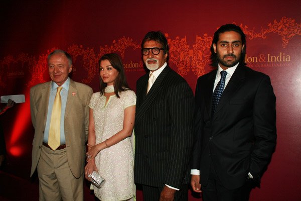 Ken Livingstone, Aishwarya Rai, Amitabh Bachchan, Abhishek Bachchan at the London Mayor Ken's party