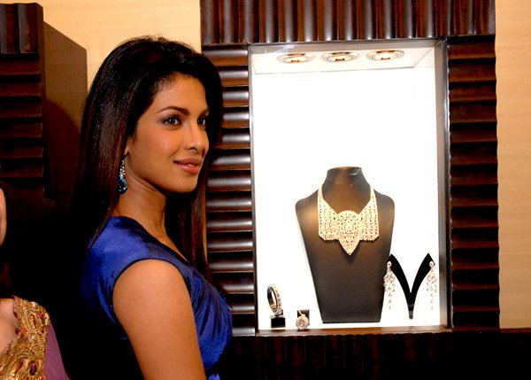 Priyanka Chopra unveils Shobha Asar's jewellery store 