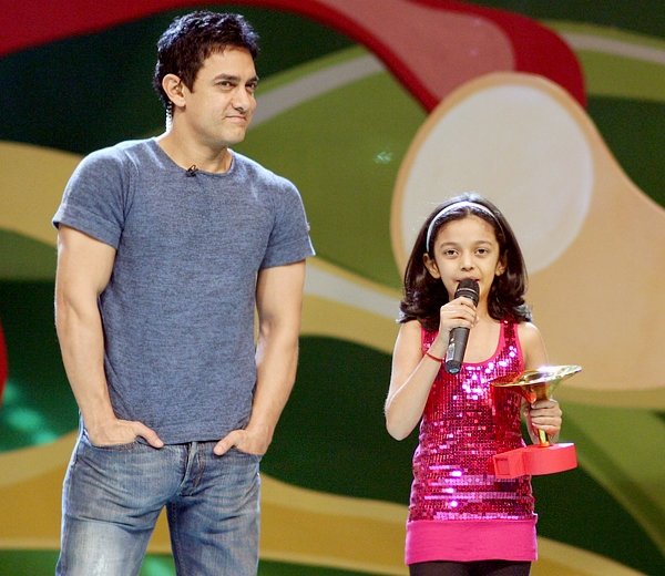 Aamir Khan, Swini Khare at Pogo Amazing Kids Awards 2007 