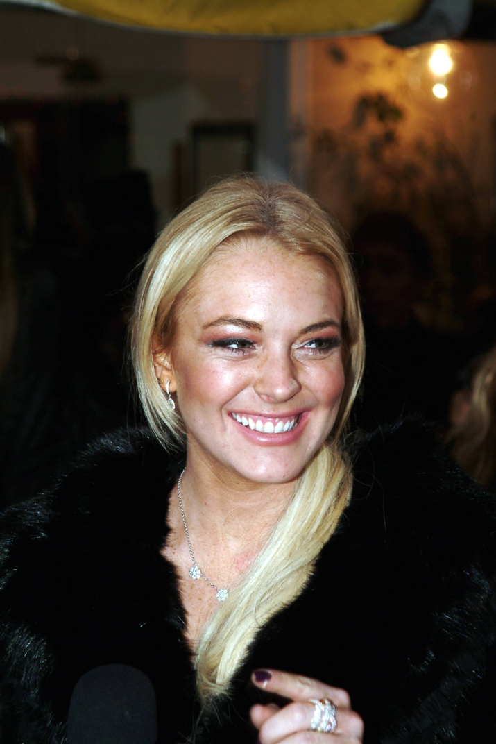 Lindsay Lohan New Year Party Shoots! -8