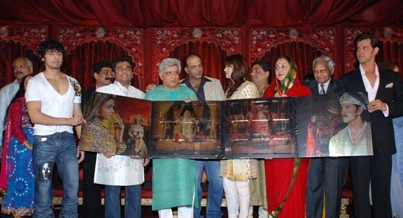 Sonu Nigan, A.R.Rehman, Javed Akhtar, Ashutish Gowtriker, Aishwarya Rai, Hrithik Roshan at the Jodhaa Akbar Music Launch 