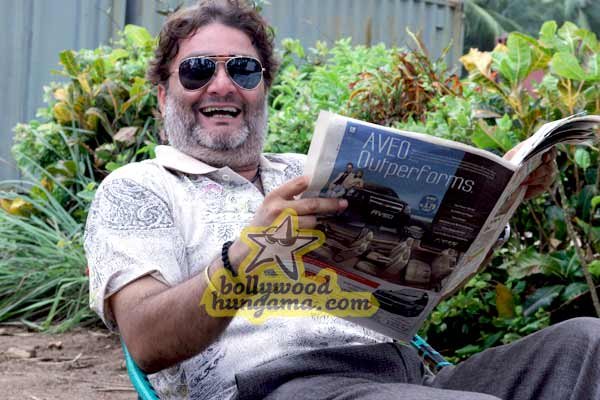 Vinay Pathak in Mithya 