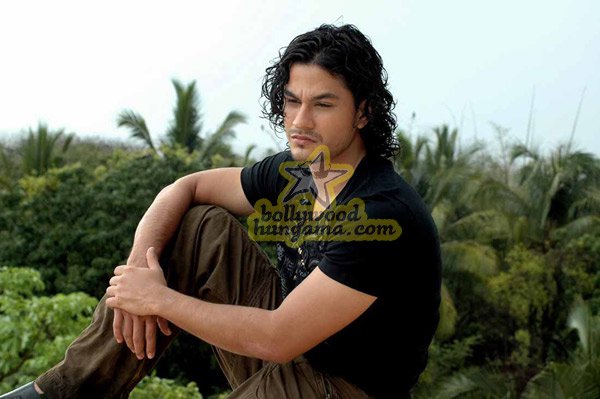 Kunal Khemu in Superstar 