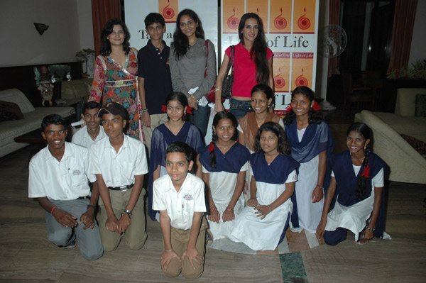 Tara Sharma, Madhoo at the Mumbai Marathon 