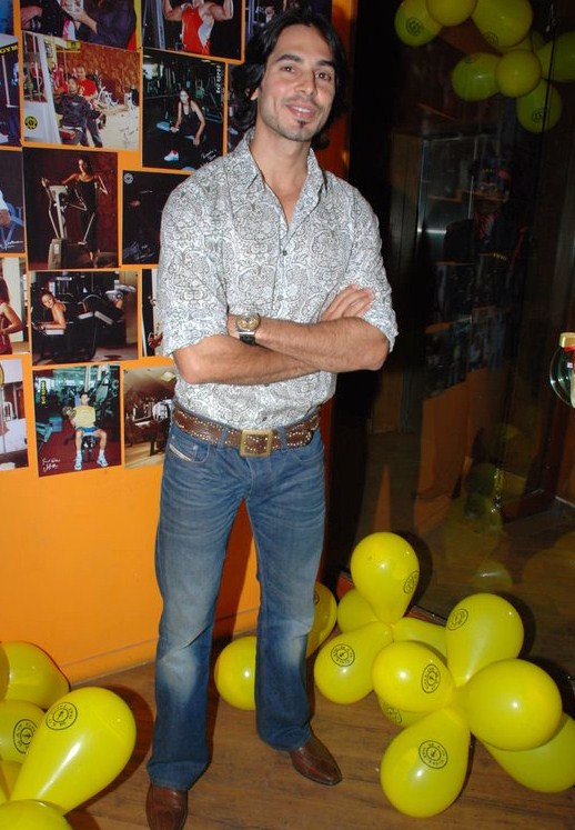 Dino Morea at the launch of Gold Gym Calender 
