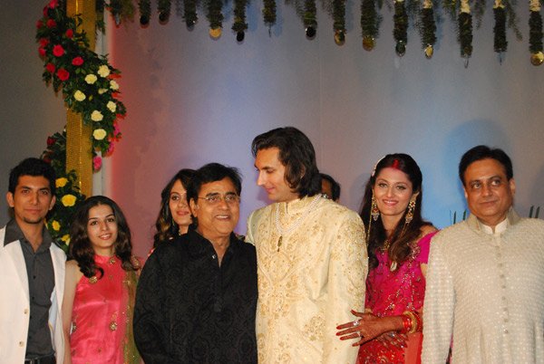 Jagjit Singh at Rahul Sharma and Barkha Patel's wedding 