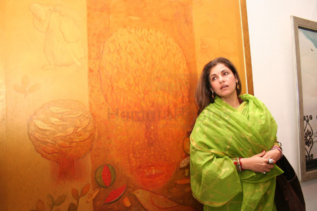 Dimple Kapadia at the Aura Art Exhibition at Nehru Centre, Worli on 29th Jan 2008 