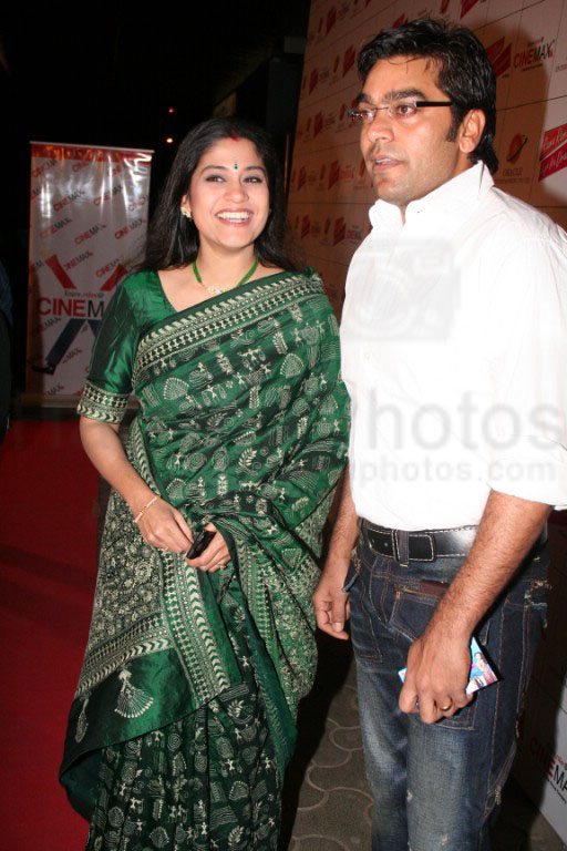 Renuka Shahane, Ashutosh Rana at Rama Rama Kya Hai Dramaa premiere at Cinemax on Jan 30th 2008 