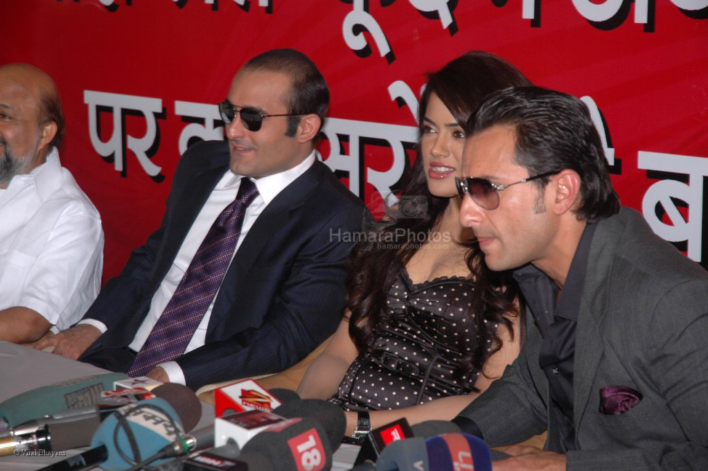 Akshay Khanna, Sameera Reddy, Saif Ali Khan at Race music launch on the sets of Amul Star Voice Chotte Ustaad in Film City on Feb 4th 2008 