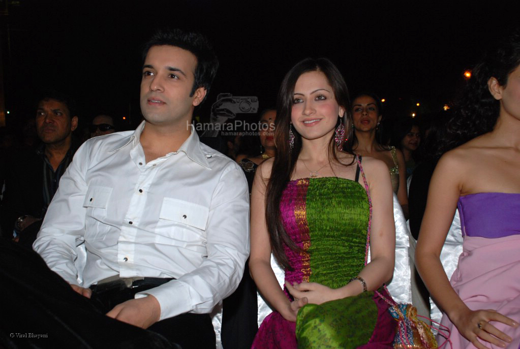 Aamir Ali with Sanjeeda Sheikh at the MAX Stardust Awards 2008 on 27th Jan 2008 ~0