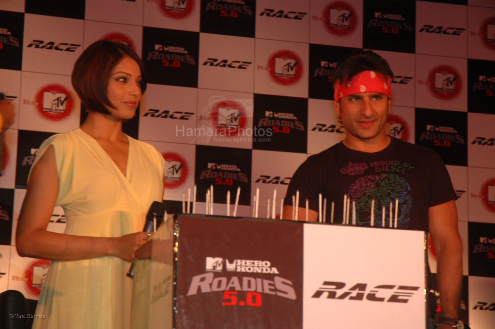 Saif Ali Khan, Bipasha Basu  at the Race MTV Roadies promotional event in Grand Hyatt on Feb 5th 2008 