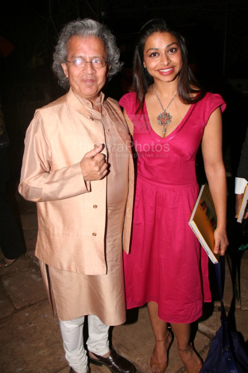 Ayesha Dharker at the launch of Mumbai Masti in Kala Ghoda on Feb 2nd 2008 