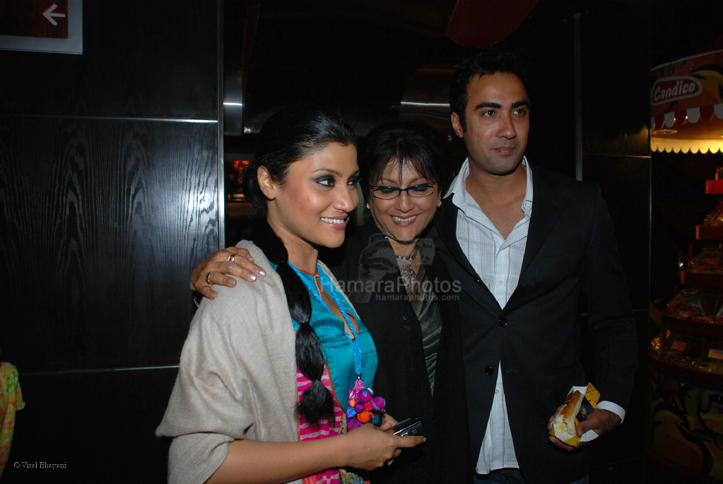 Konkana Sen, Ranvir Shorey at the premiere of Mithiya at PVT on Feb 7th 2008 