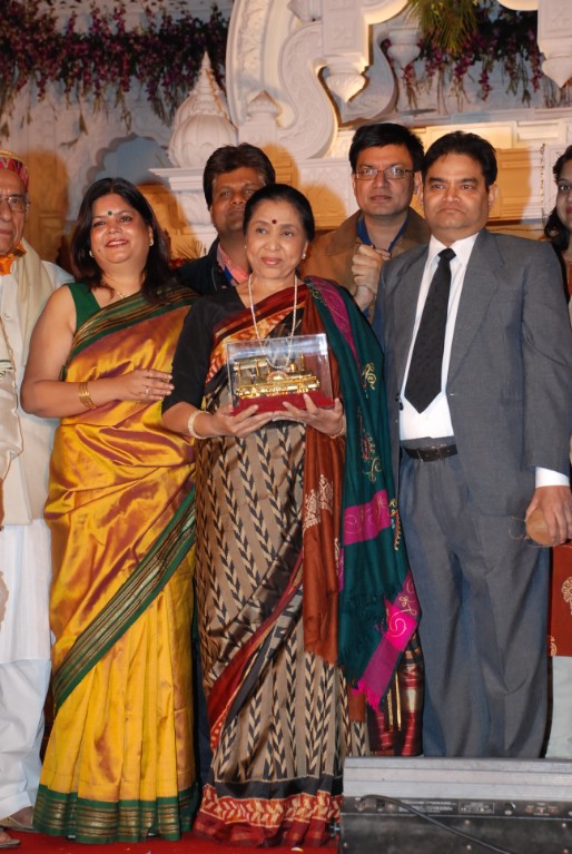 Asha Bhonsle Honoured 