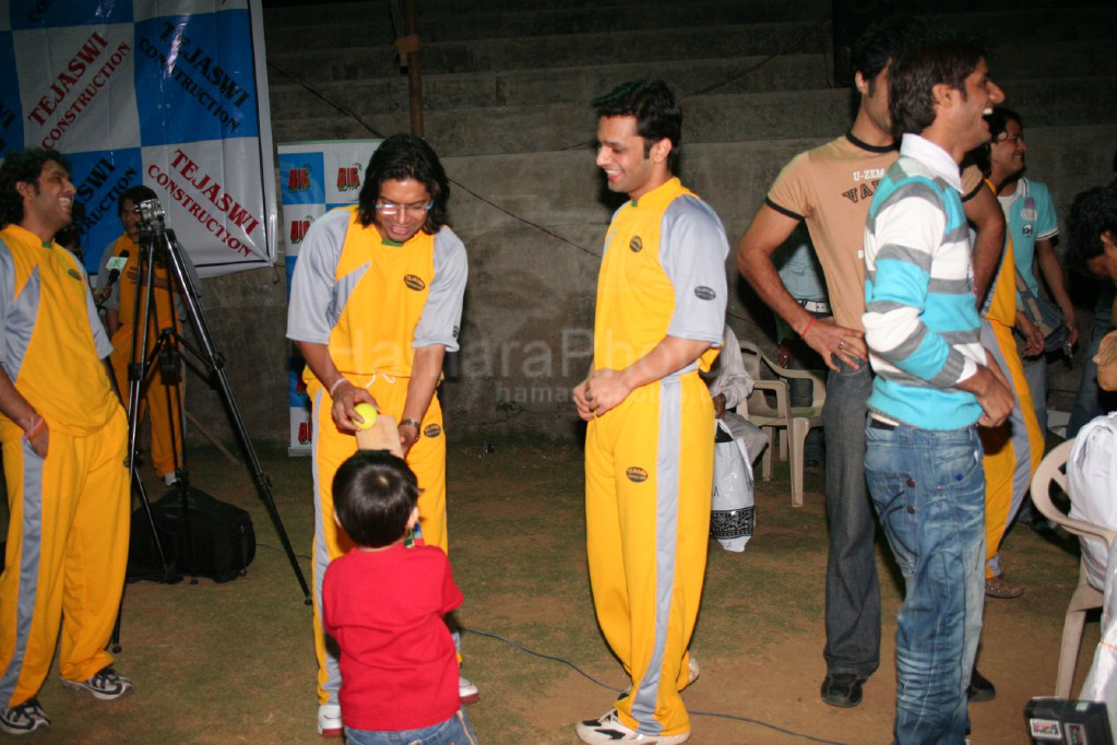 Shaan at the Cricket match for the music industry in the playground of Ritumbara College on Jan 30th 2008 