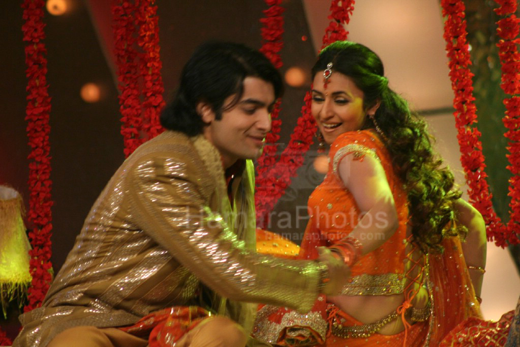 Divyanka Tripathi and Sharad Malhotra at Zee Valentine shoot at Film City on Feb 9th 2008