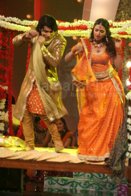 Divyanka Tripathi and Sharad Malhotra at Zee Valentine shoot at Film City on Feb 9th 2008