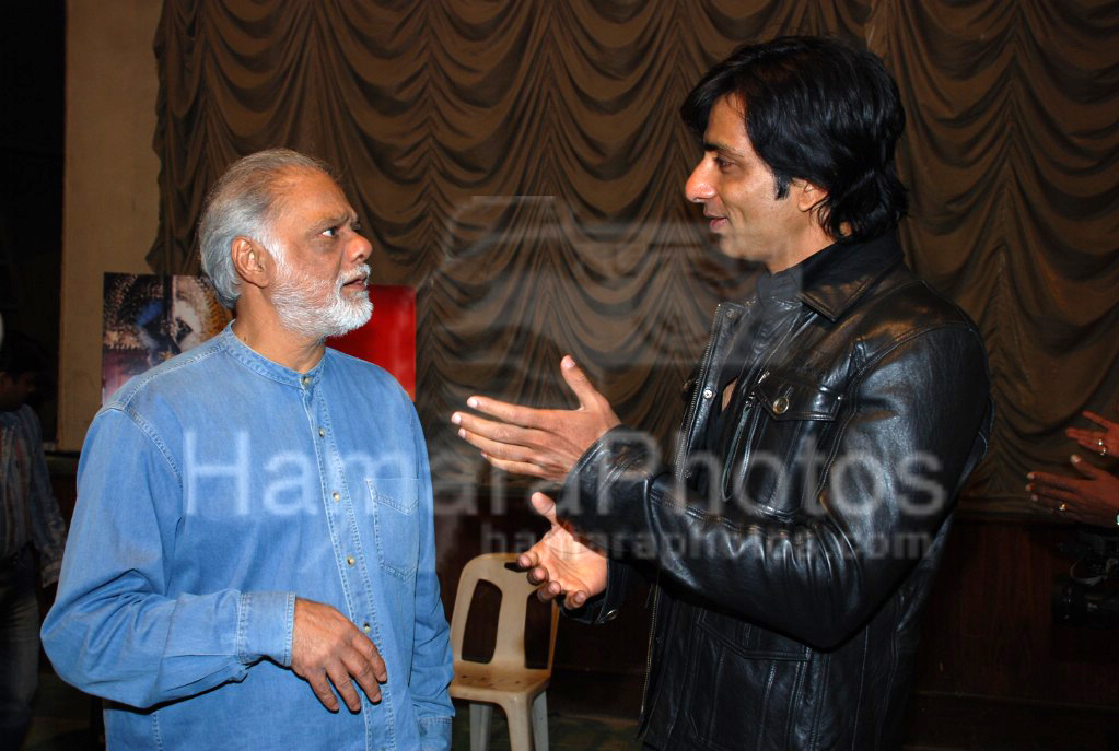 Sonu Sood,Haider Ali  at the press meet of Jodha Akbar in Mehboob Studios on Feb 9th 2008 