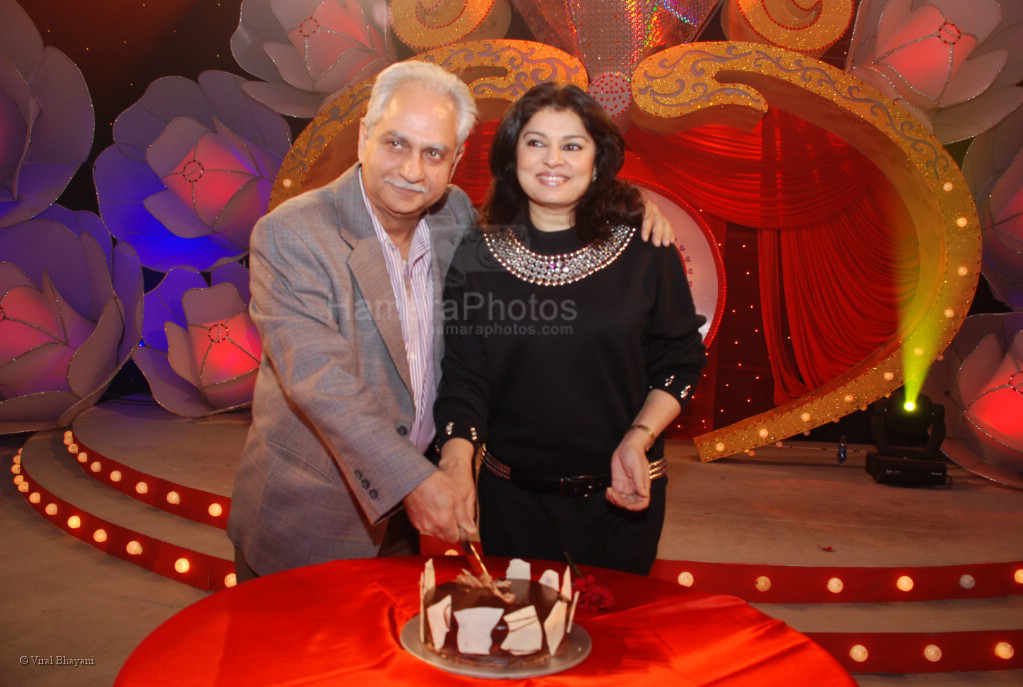Ramesh Sippy & Kiran Juneja at the Zee Valentine bash of Aur Pyar Ho Gaya in Rennaisance Hotel on Feb 6th 2008