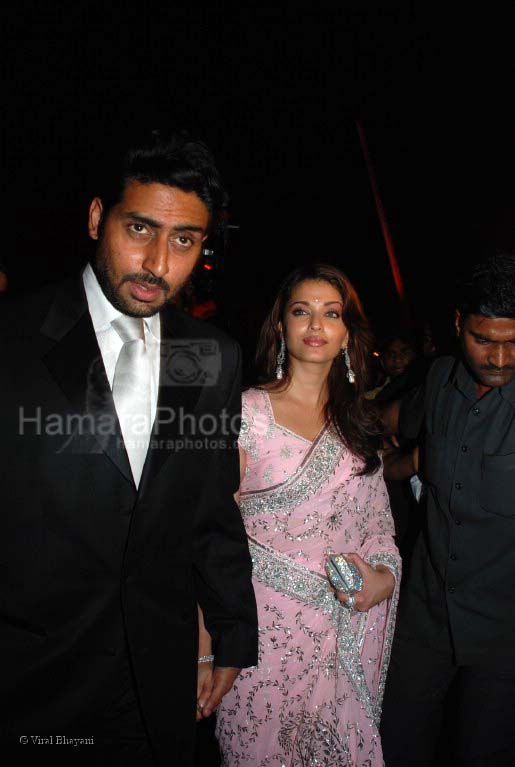 Abhishek Bachchan, Aishwarya Rai at Jodhaa Akbar premiere at IMAX WADALA on 14th feb 2008 