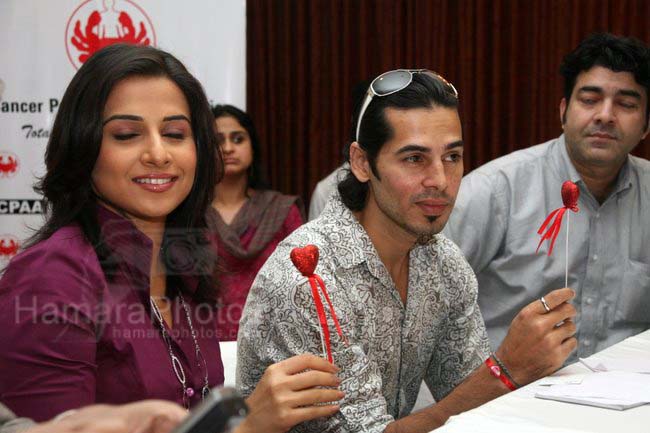 Vidya Balan and Dino Morea celebrate Valentine's Day with cancer patients at Orchid City Centre, Mumbai on 14 Feb 08 