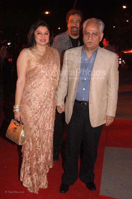 Ramesh sippy,Kiran Juneja at Jodhaa Akbar premiere at IMAX WADALA on 14th feb 2008 
