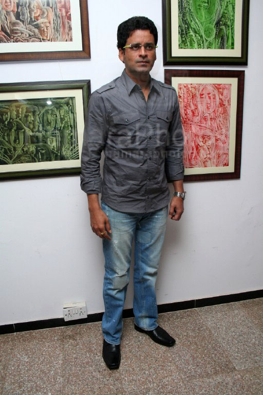 Manoj Bajpai at a painting exhibition on Feb 16th 2008 