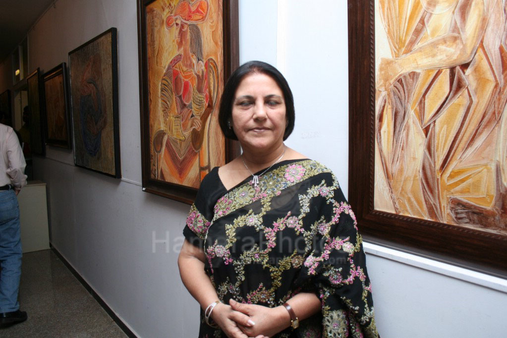 Kiran Chopra at a painting exhibition on Feb 16th 2008 