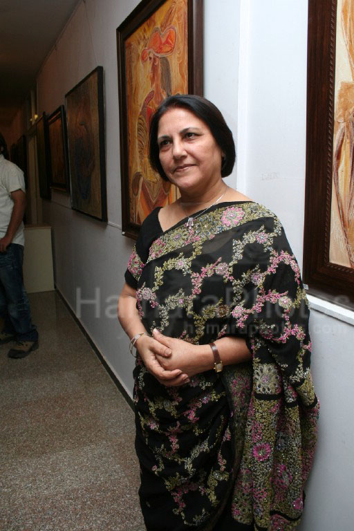 Kiran Chopra at a painting exhibition on Feb 16th 2008 