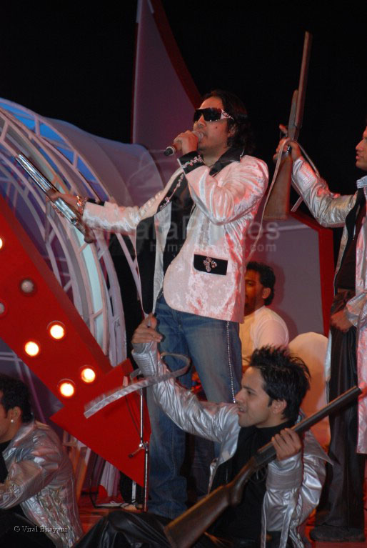 Mika Singh at Bajate Raho Red FM awards in Taj Land's End on Feb 25th 2008 