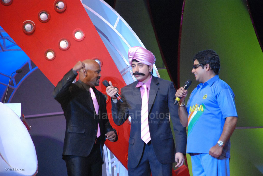 at Bajate Raho Red FM awards in Taj Land's End on Feb 25th 2008 