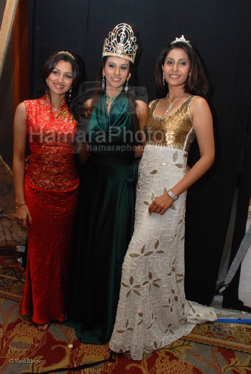 Pooja Kanwal, Shagun Sarabhai and Divya Parameshwaran at Miss India Worldwide bash hosted by HT City and Tijori Ent in JW Marriott on Feb 28th 2008