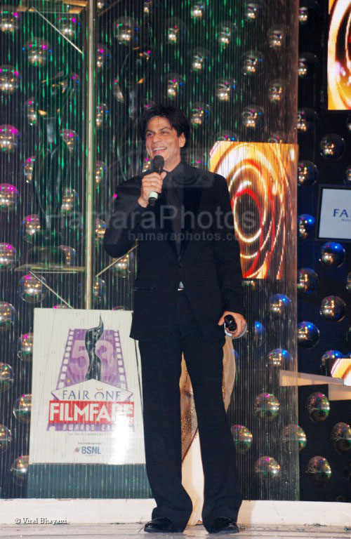 Shahrukh Khan at Fair One 53rd Filmfare Awards in Mumbai on Feb 28th, 2008