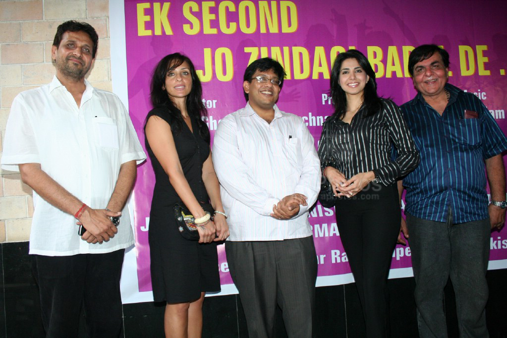 Roza, Nikita Anand at the Mahurat of film Ek Second Jo Zindgi Badal De in Krishna Audio on Feb 28th 2008 