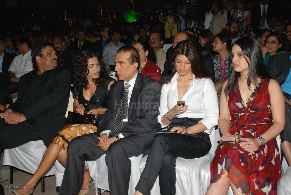 Sheetal Menon, Nari Hira, Twinkle Khanna at Society Interior Awards in The Club on Feb 29th 2008 
